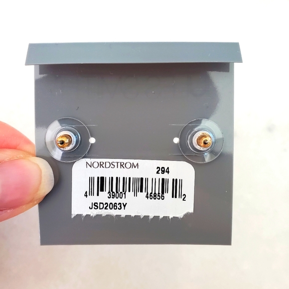 Jules Smith Pyramid Triangle Stud gold tone earrings NWT UNUSED - Picture 3 of 3